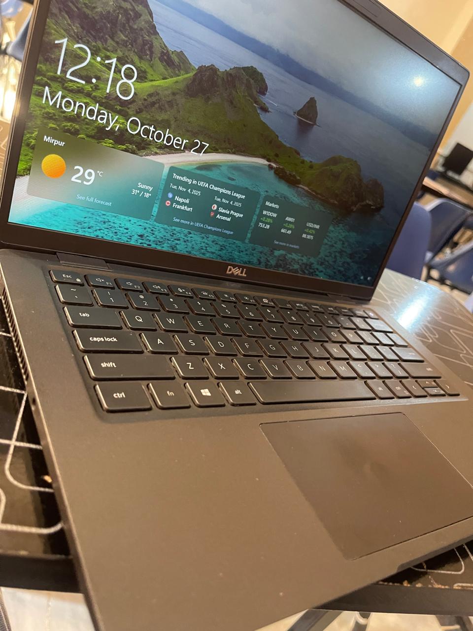 Dell Latitude 7420 - Image 1